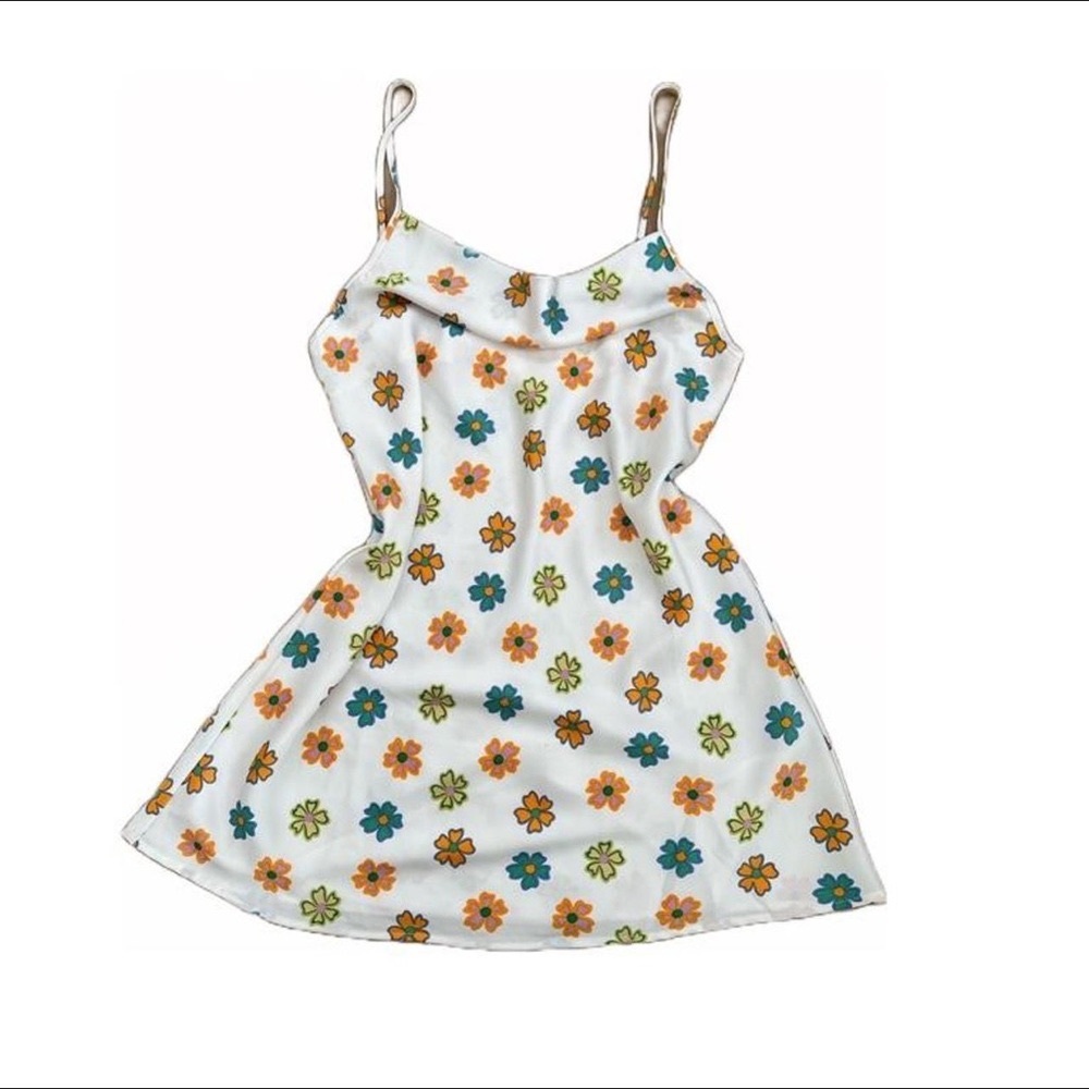 ⭐️COTTON ON - SATIN FLORAL A-LINE DRESS IN WHITE